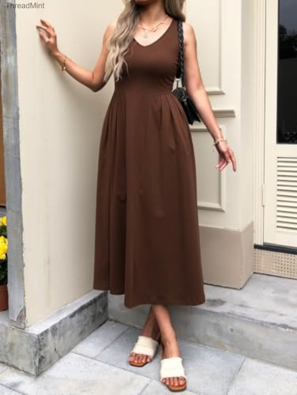 Sleeveless V-Neck Midi A-Line Dress with Pockets, Flowy Swing Sundress, Pleated - Picture 5 of 7
